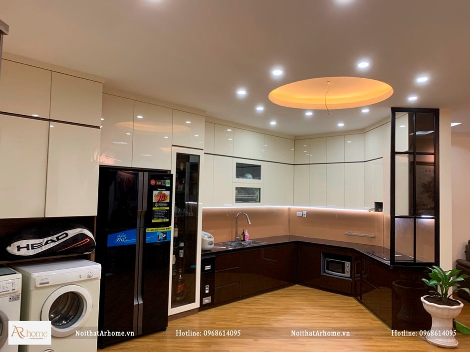 Mẫu tủ bếp Acrylic hình chữ U màu trắng hiện đại
