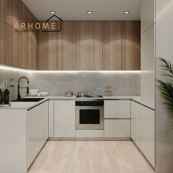 Thiết kế tủ bếp chữ U tone màu trắng tạo không gian mở rộng