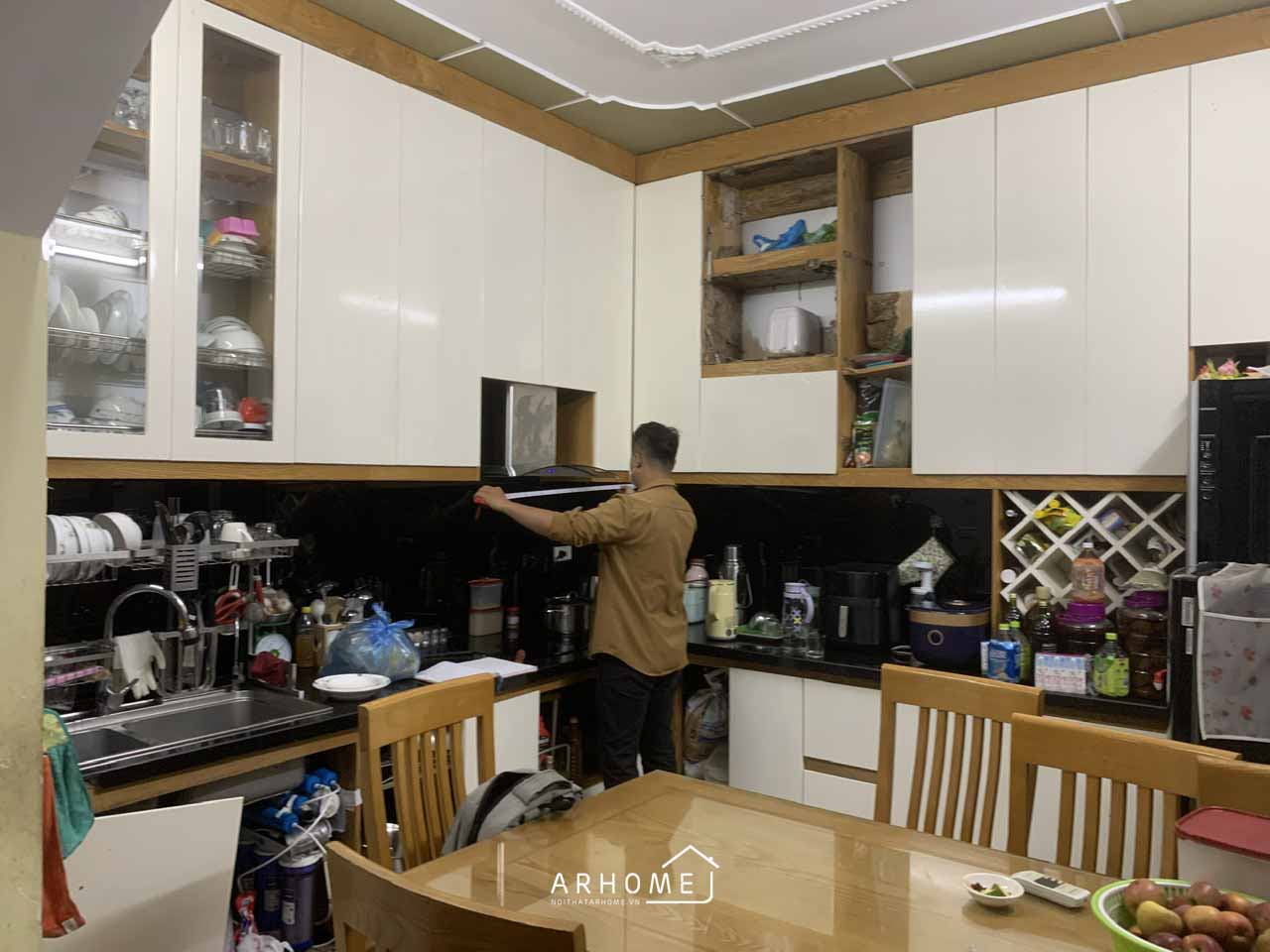 Sửa chữa tủ bếp tại hà nội bị sập xệ hư hỏng